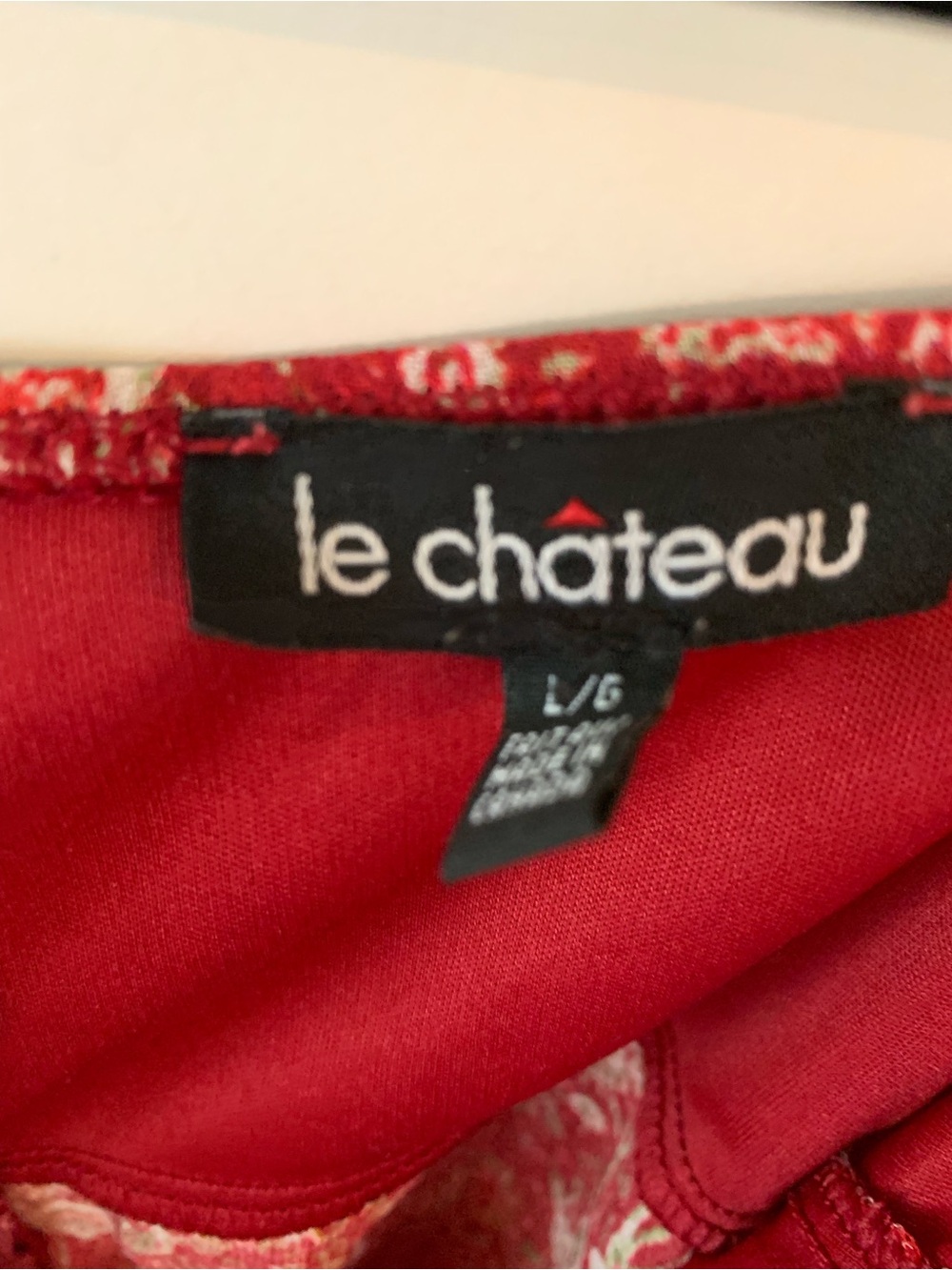 Le Chateau , women's Red chiffon Floral Print Spaghetti Strap Women's Camisole L - Picture 2 of 3
